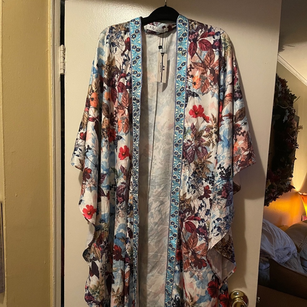 Women’s kimono duster NWT